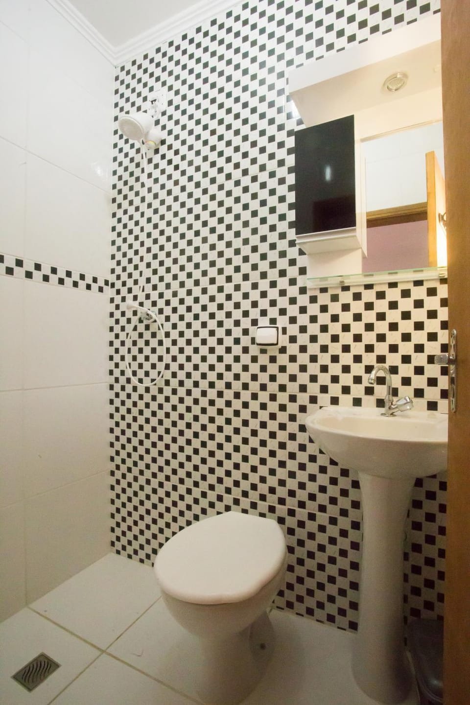 Toilet, Property building, Bathroom