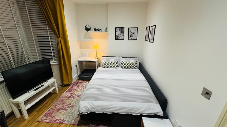 Bed, TV and multimedia