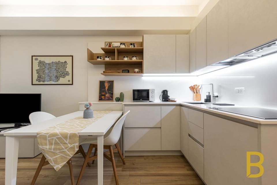 TV and multimedia, Coffee/tea facilities, Kitchen or kitchenette, Dining area, minibar, stove