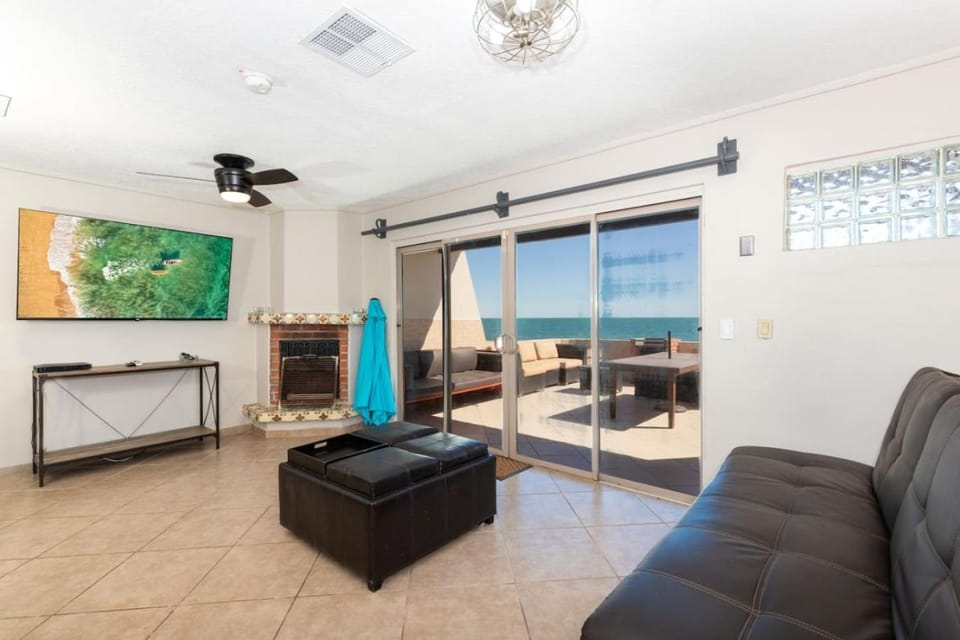 Las Brisas #8 Beachfront - On the sand and steps from Mannys for tacos & tequila Apartment in Rocky Point