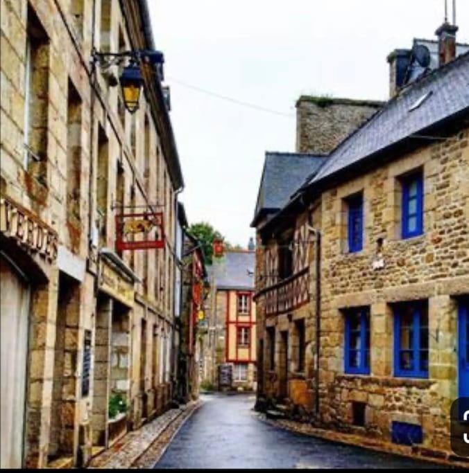 Maison typique au sein d’un village remarquable House in Brittany