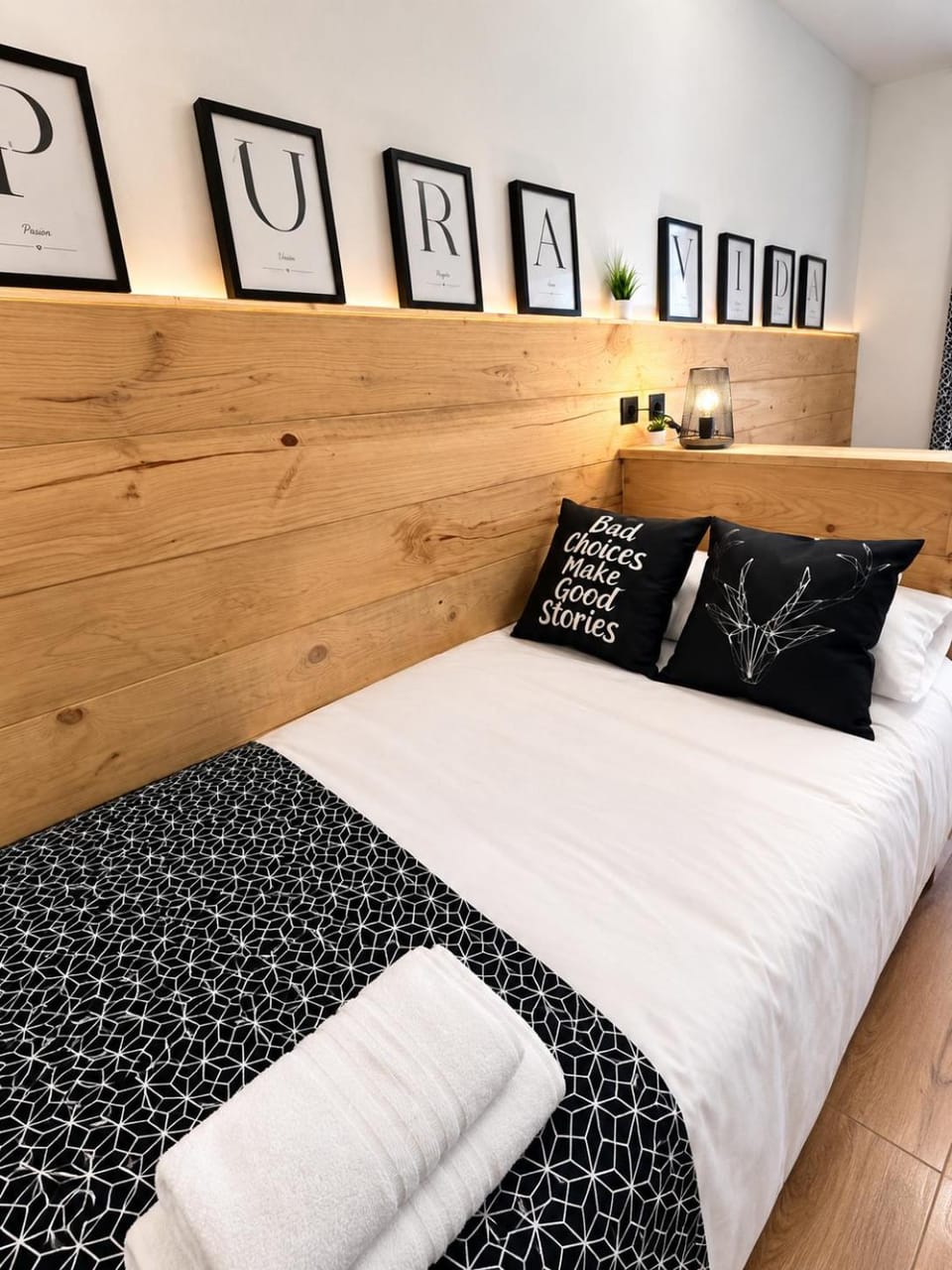 Balcony/Terrace, Bedroom, towels, air conditioner, air conditioner