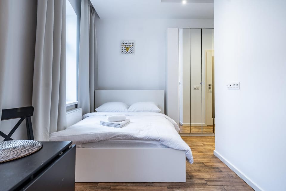 Bed, Photo of the whole room, Bedroom, towels, wardrobe