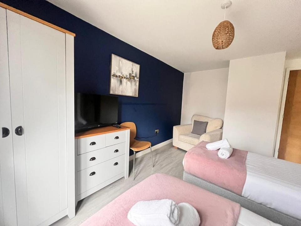 TANZANITE - Ground Floor 2BR apart, Pet friendly House in Cambridge