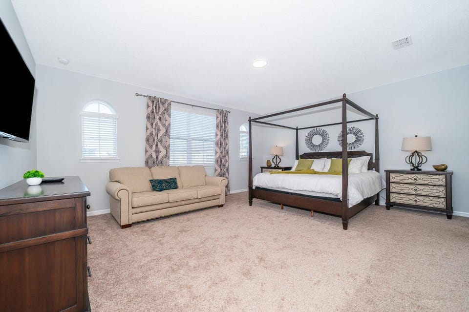 1737GB Villa 5 Beds 5 Baths with Private Pool House in Four Corners