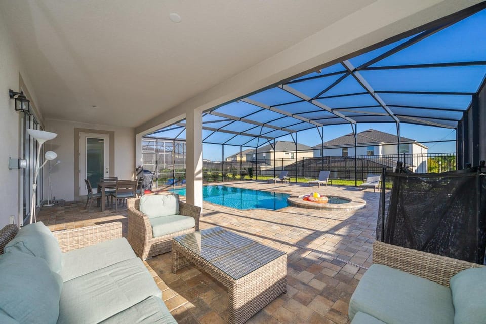 1737GB Villa 5 Beds 5 Baths with Private Pool House in Four Corners