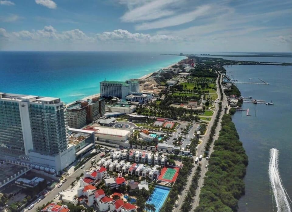 Nearby landmark, Day, Neighbourhood, Natural landscape, Bird's eye view, Beach, Location
