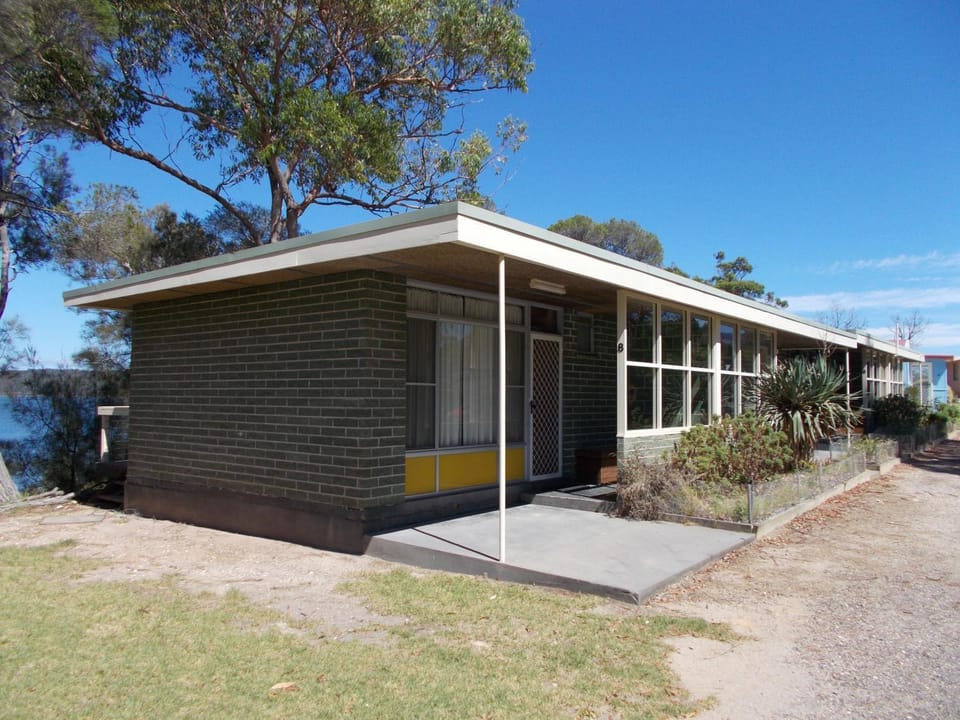Regatta Point Holiday Park Campground/ 
RV Resort in New South Wales