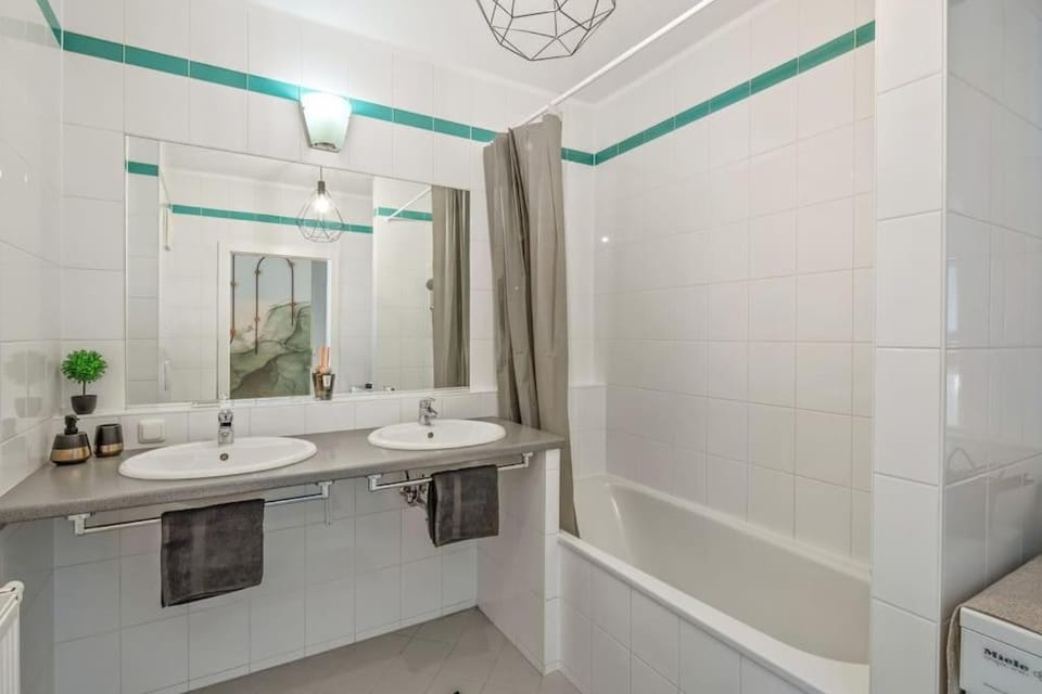 Luxury Loft View - 4 bedrooms - Gym - near Centre - Schönbrunn - Book Parking with us Apartment in Vienna