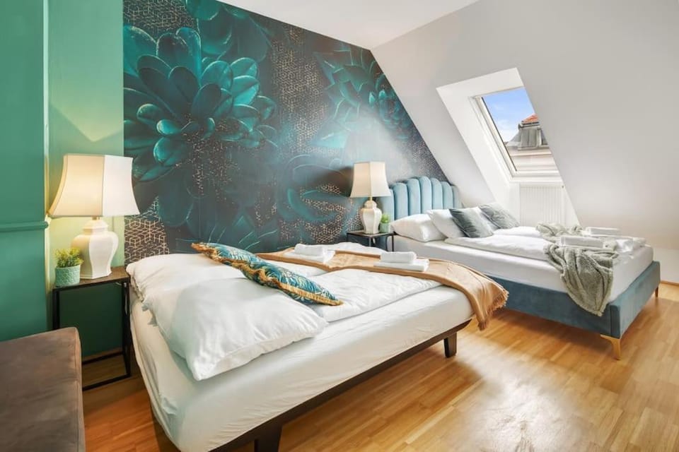 Luxury Loft View - 4 bedrooms - Gym - near Centre - Schönbrunn - Book Parking with us Apartment in Vienna