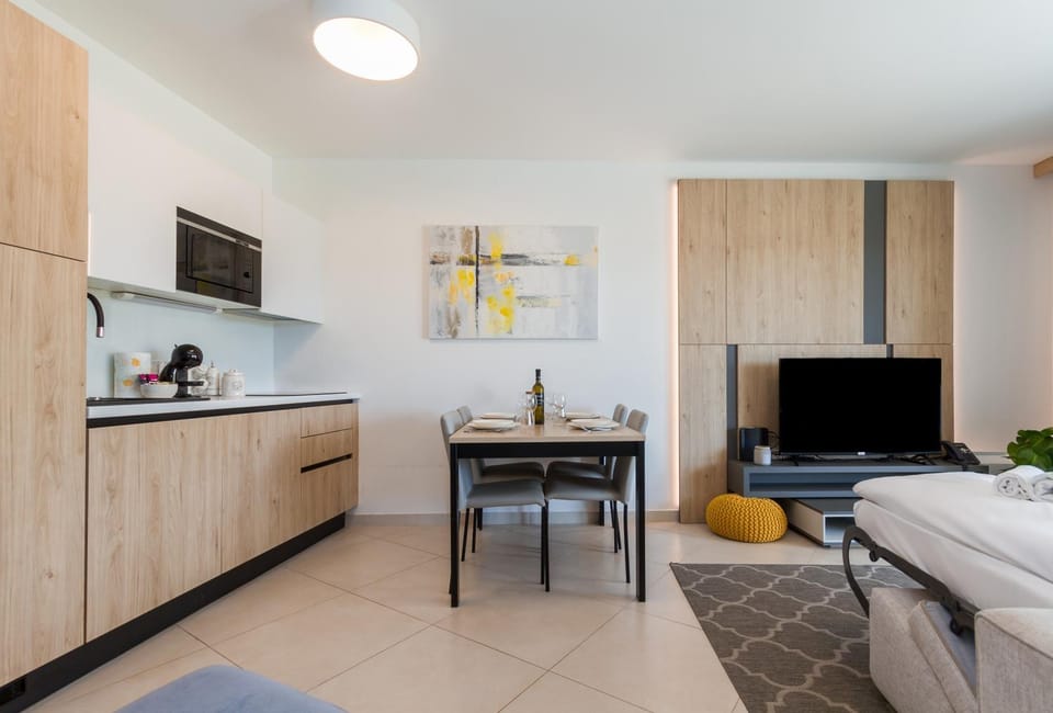 Living room, Dining area