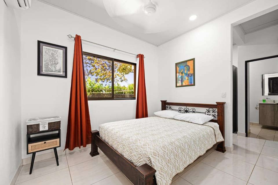 Bed, Photo of the whole room, Bedroom, air conditioner