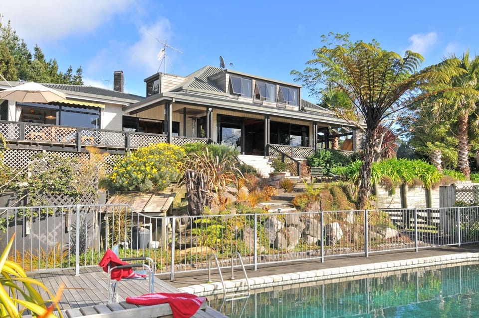 Warwick Hills Rural Bed & Breakfast Bed and Breakfast in Bay Of Plenty