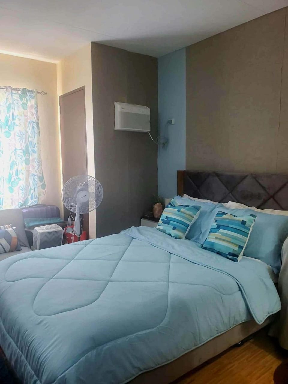 Coho The Hermosa - Staycation Studio Unit and Balcony View with Swimming Pool and Open Court access Apartment in Las Pinas