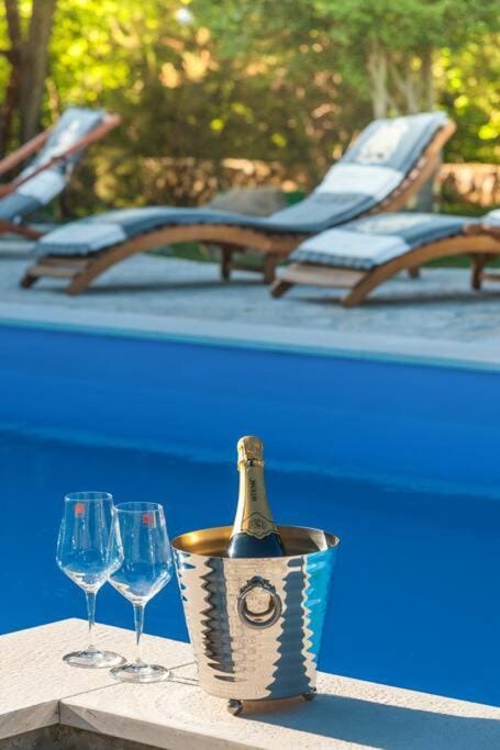 Pool view, Drinks, sunbed