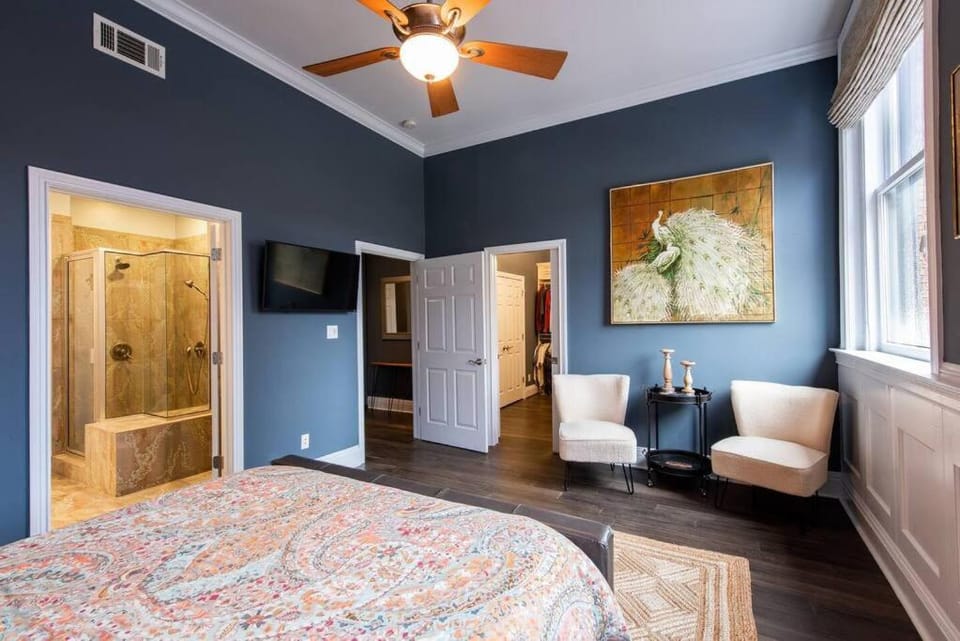 Downtown Sophistication/ Two Bedroom / Two Bath Apartment in Jefferson County