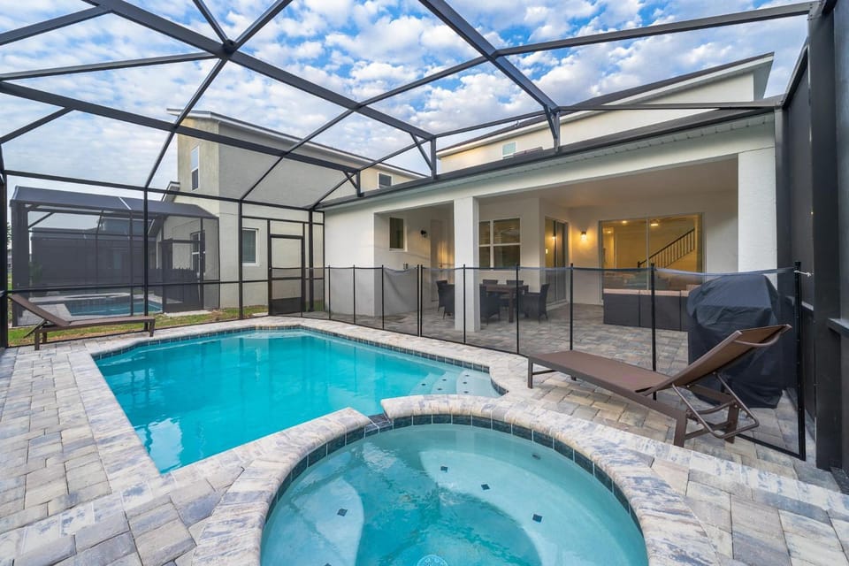 1969AN Villa 6 Beds 4.5 Baths with Private Pool & Spa House in Four Corners