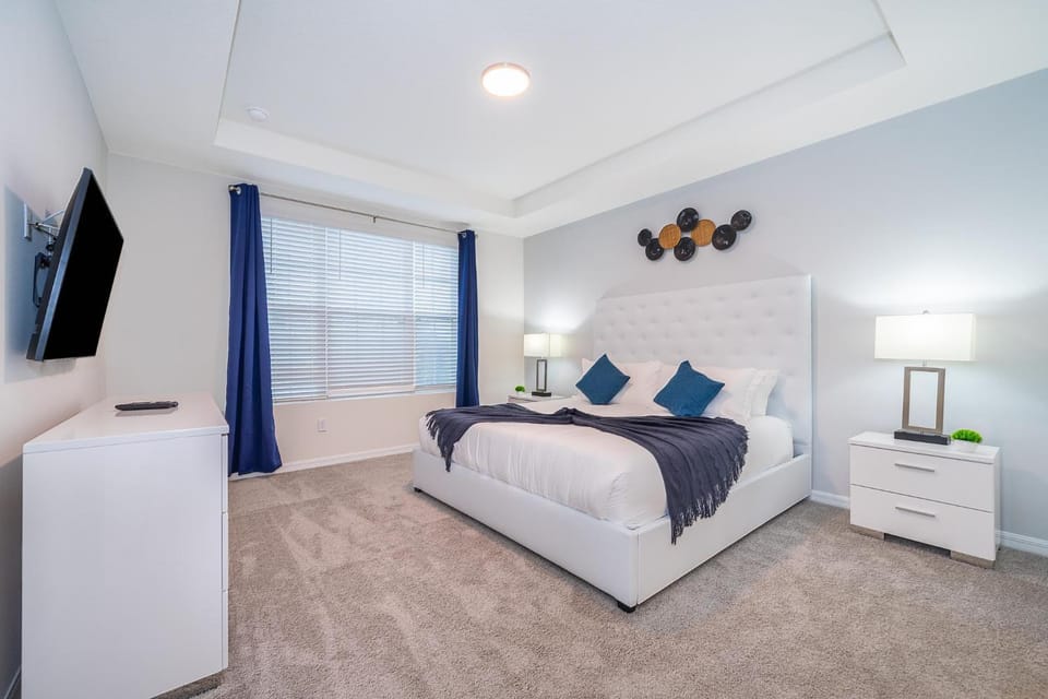 1969AN Villa 6 Beds 4.5 Baths with Private Pool & Spa House in Four Corners