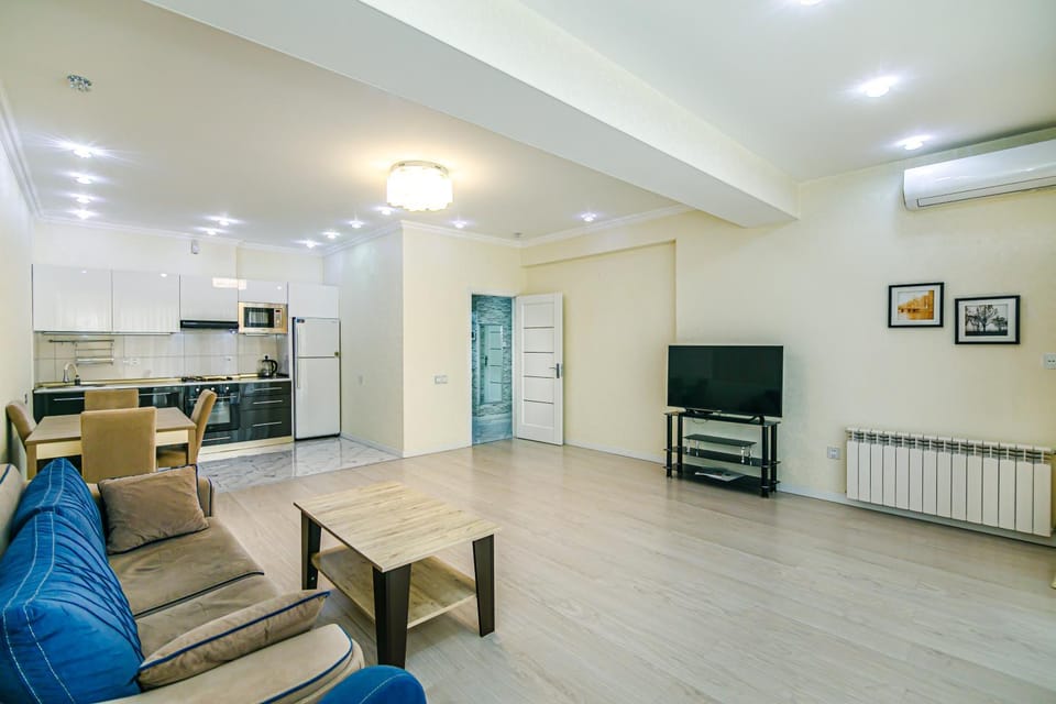 Communal lounge/ TV room, TV and multimedia, Kitchen or kitchenette, Living room, Seating area, Dining area, Evening entertainment, minibar, oven, pet friendly, stove
