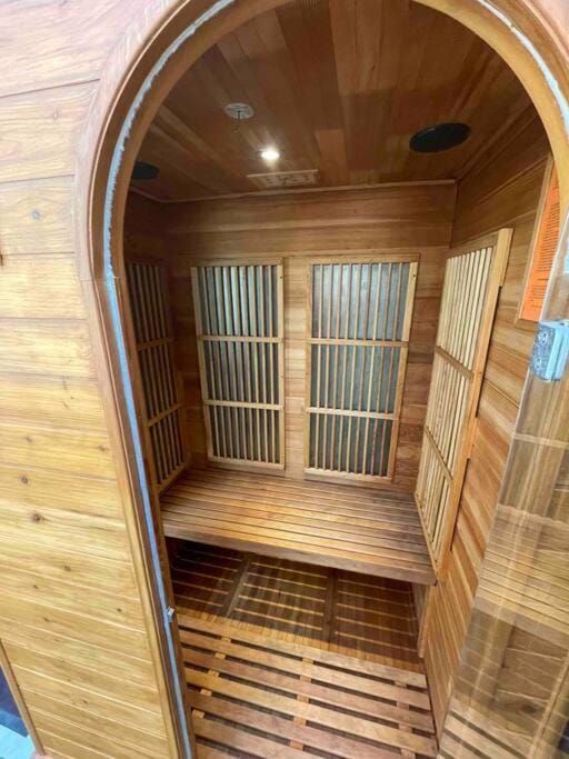 Houdarling Chalet et spa hammam jacuzzi et sauna House in Nimes