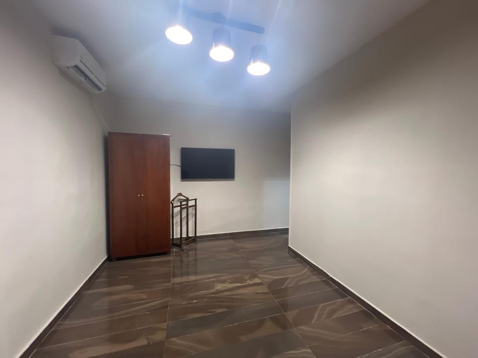 TV and multimedia, air conditioner