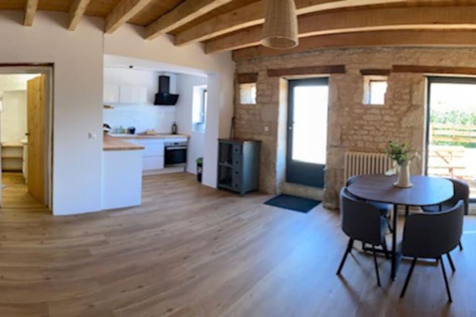 Gîte au cœur du Marais mouillé (2 à 4 pers - 60m²) House in Nouvelle-Aquitaine