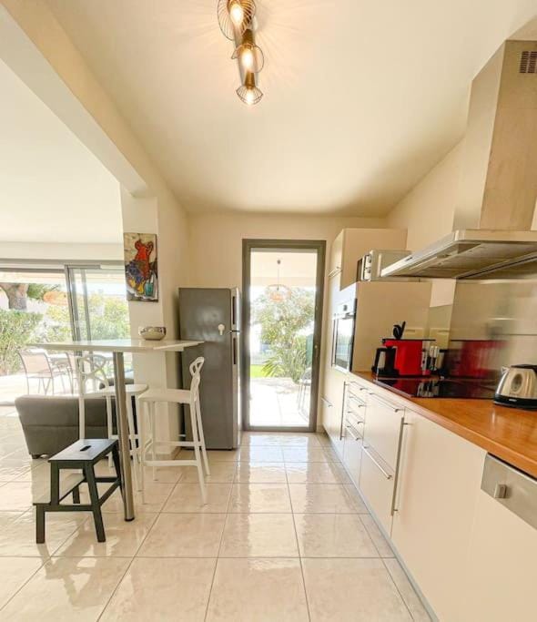 Le Romarin - Clim - Vue mer et Jardin - 3 Chbres Apartment in Cassis