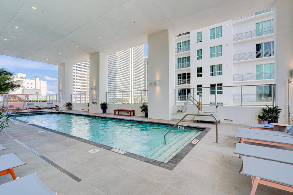 227-2500FU DOWNTOWN MIAMI 1 BEDROOM CONDO Apartment in Miami