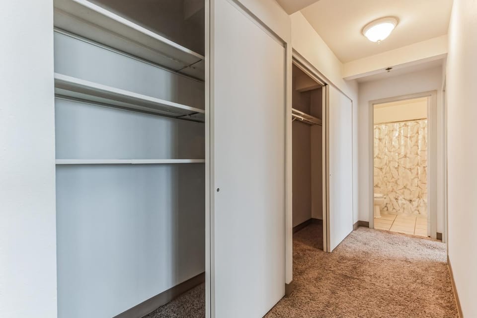 PP 1203 Corporate 1br, Pool, Free Parking, Gym Apartment in Harrisburg