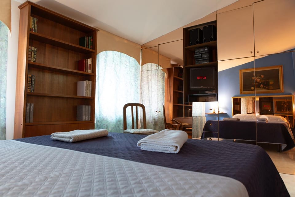 Bed, Photo of the whole room, Bedroom, towels, wardrobe