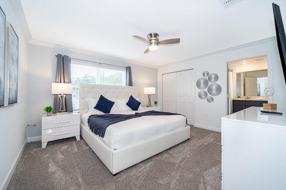 2472PB Townhouse 4 Beds & 3 Baths with Private Pool House in Kissimmee