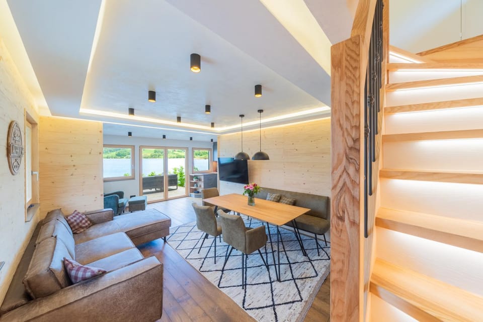 Exklusives Seehaus LAKEHOUSE in Bestlage mit privaten Sandstrand inklusive Boot, Kajak, SUP House in Berchtesgadener Land