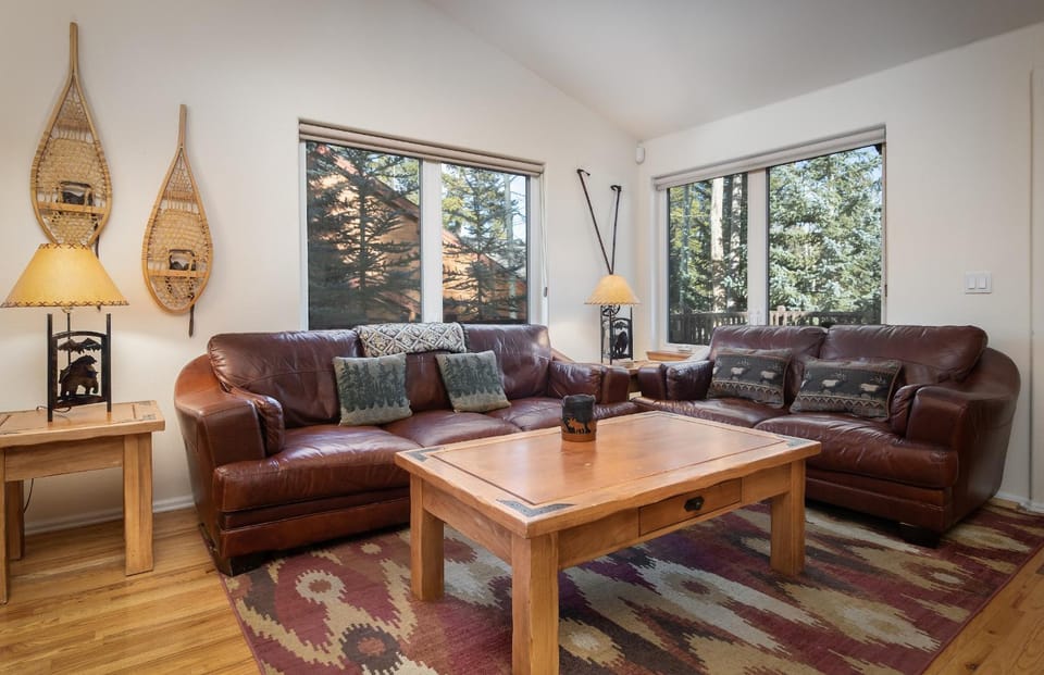 Park Forest Bear’s Den Townhome: Private Hot Tub Apartment in Breckenridge