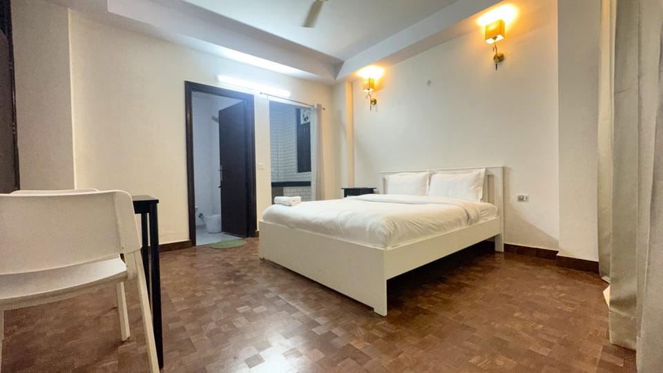 Bed, Photo of the whole room, Bedroom