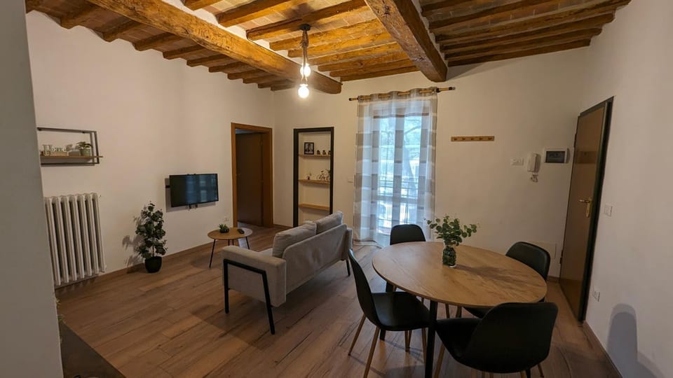 TV and multimedia, Seating area, Dining area