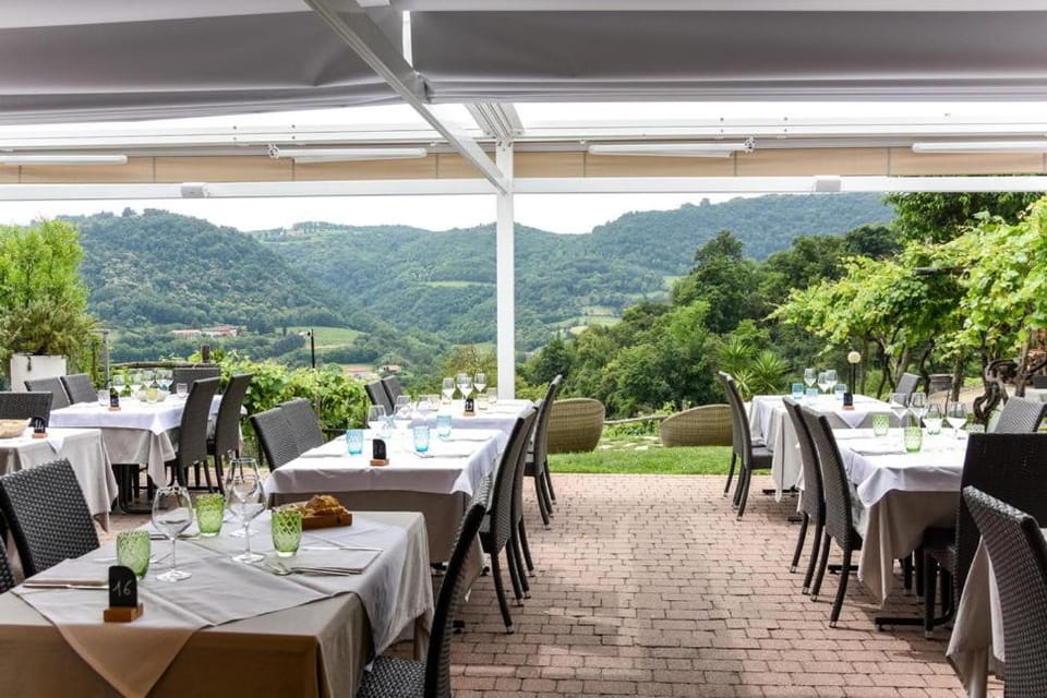 Restaurant/places to eat, Restaurant/places to eat