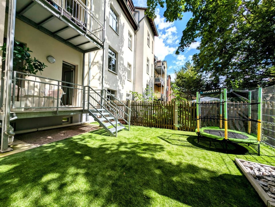 Property building, Spring, Day, Natural landscape, Children play ground, Garden, Garden view