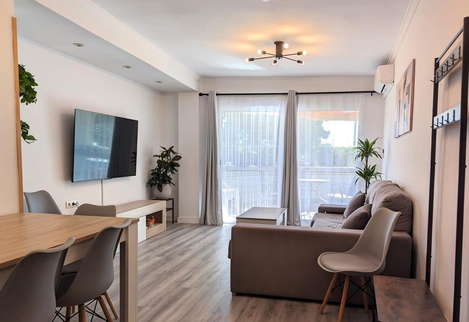 TV and multimedia, Living room, Dining area