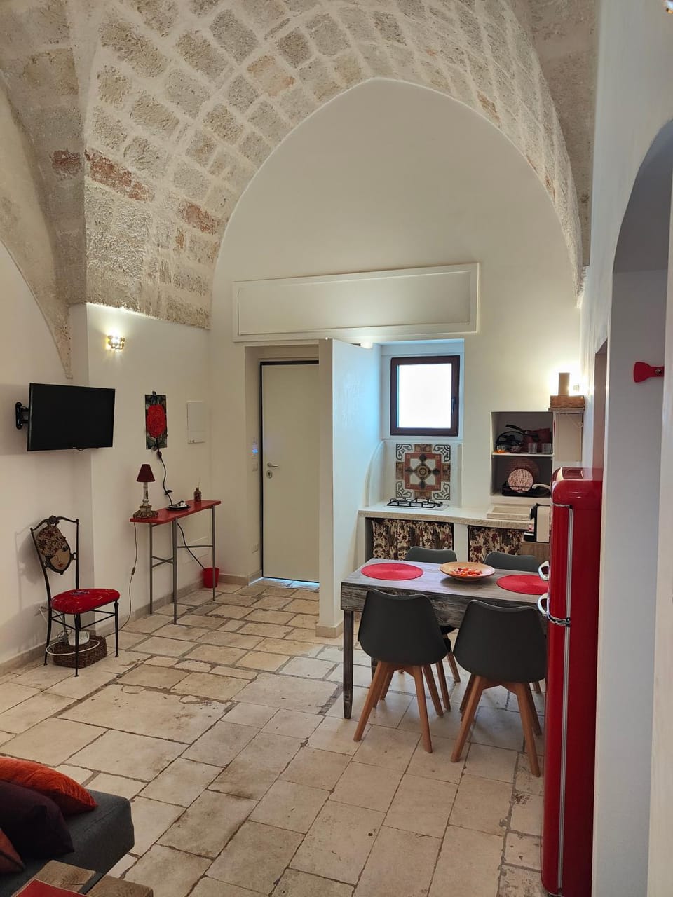 TV and multimedia, Kitchen or kitchenette, Living room, Dining area
