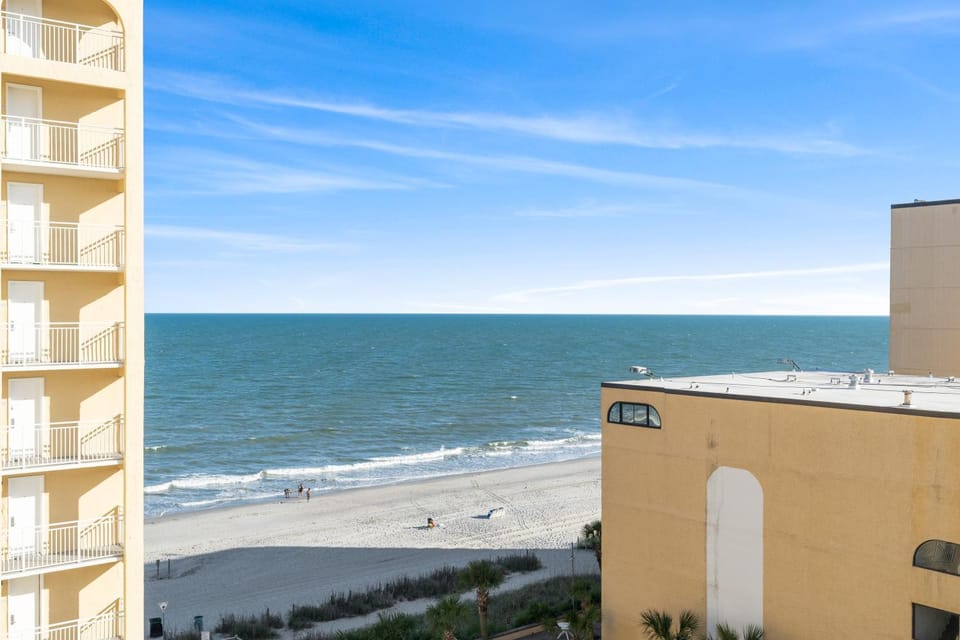 Budget Friendly Oceanview Studio, Sleep 4! Apartment in Myrtle Beach