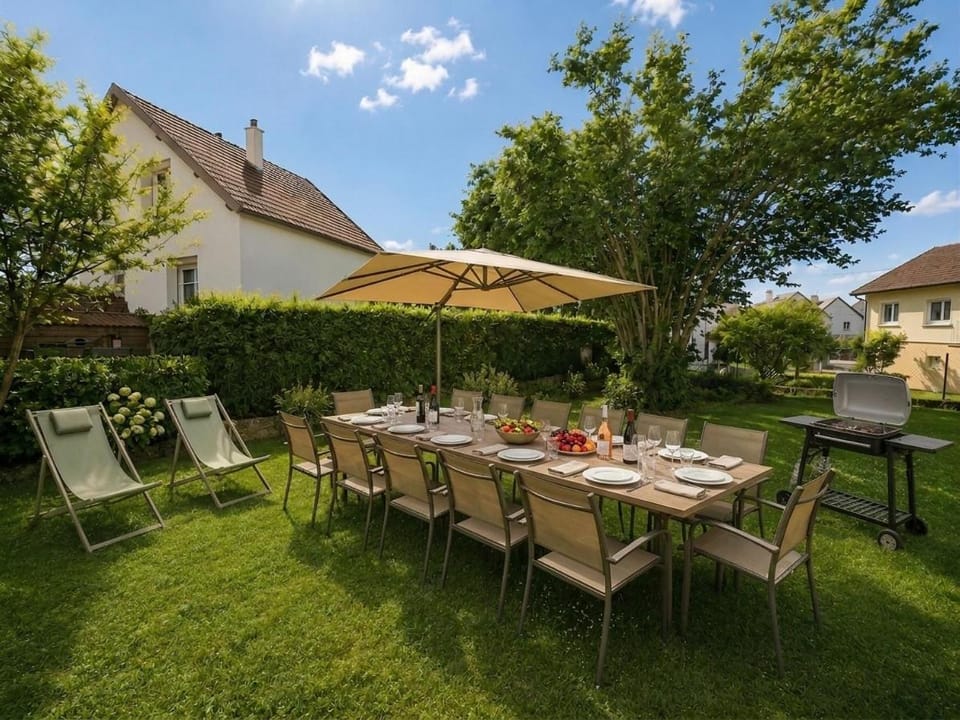 Garden, Dining area, sunbed