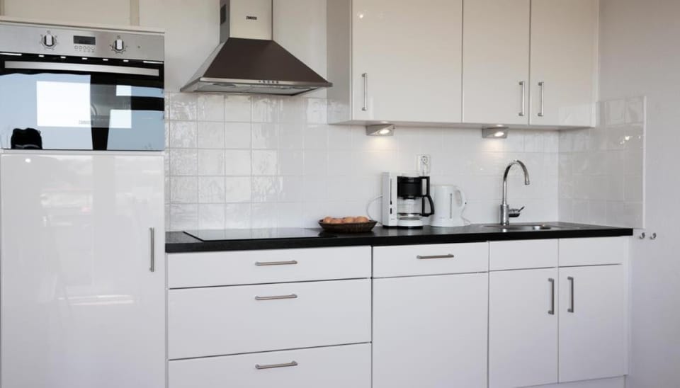 Zonzijde 76 Ameland - tolle und sehr geschmackvoll eingerichtete Wohnung für bis zu 5 Personen - nach Süden ausgerichtet Apartment in Friesland, Netherlands