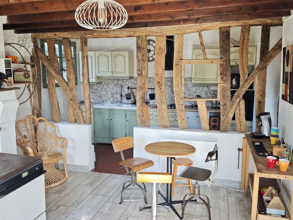 Kitchen or kitchenette, Lounge or bar, Seating area, heating, kitchen