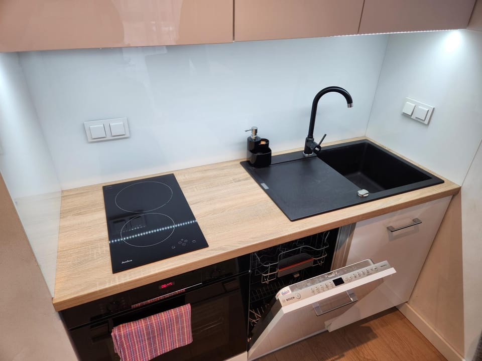 Kitchen or kitchenette, pet friendly, stove