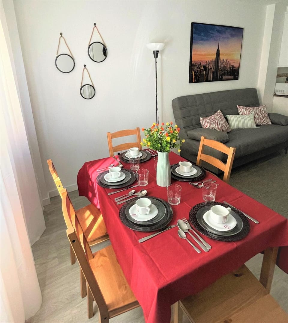 Seating area, Dining area