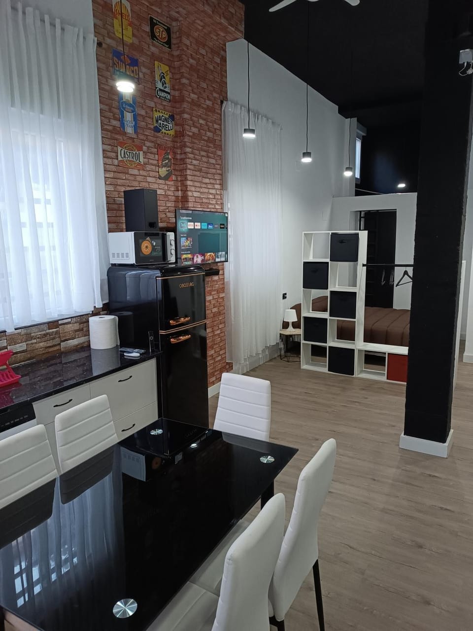 TV and multimedia, Kitchen or kitchenette, Dining area, minibar