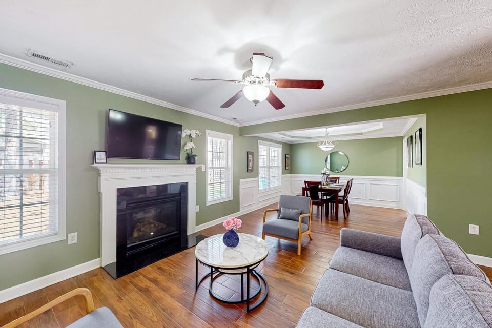 Family-Friendly! Cameron Escape w/ Community Perks House in North Carolina