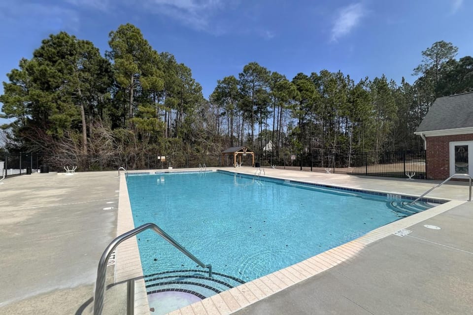 Family-Friendly! Cameron Escape w/ Community Perks House in North Carolina
