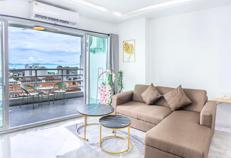 Natural landscape, View (from property/room), Balcony/Terrace, Living room, Seating area, Sea view, Sea view