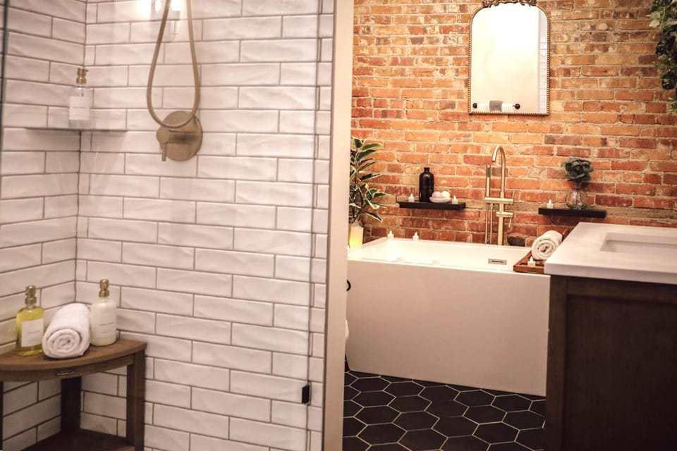 Shower, Bathroom, Bath, hair dryier